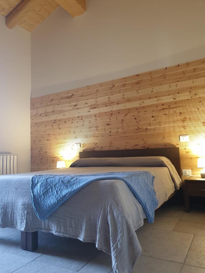 Agriturismo Corte Degli Ulivi Капотера Екстериор снимка